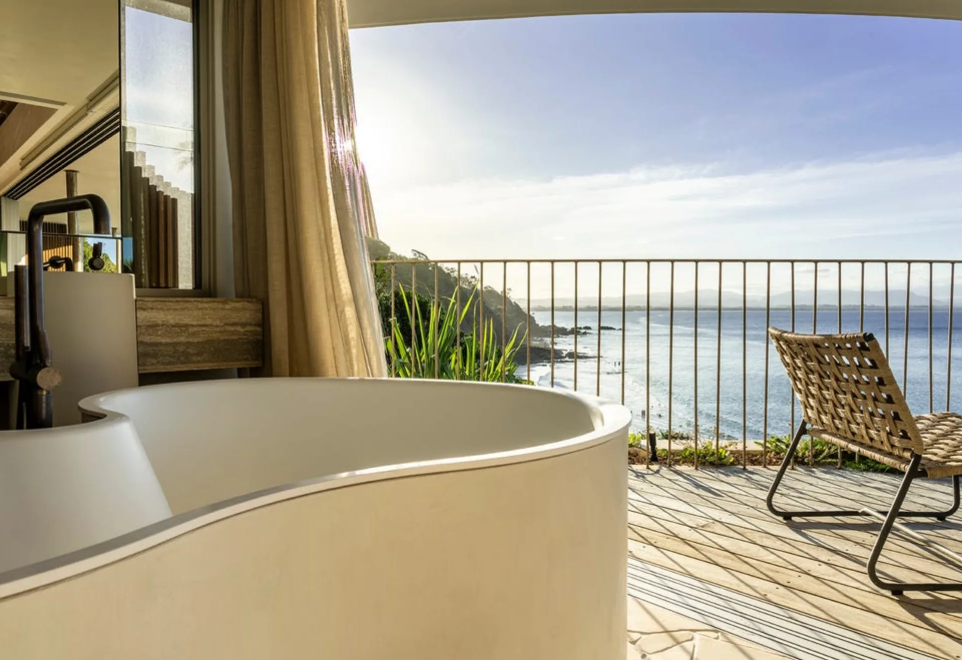 Curved bath, ocean deck